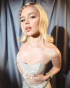 Анюта, 8 904 370-83-71